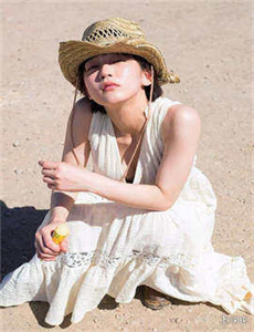 日本妇人成熟A片高潮小说-局长在办公室吃我的奶